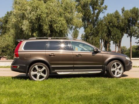 Volvo XC70 - barna